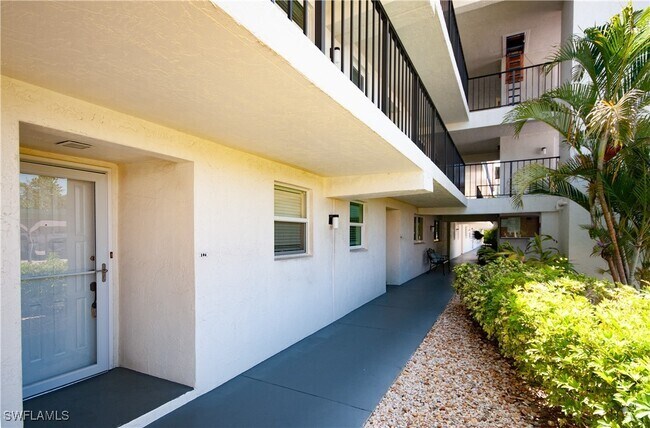 Building Photo - 41 High Point Cir S Unit 104 Rental