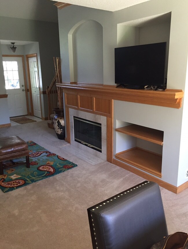 Photo - 811 Burr Oaks Dr