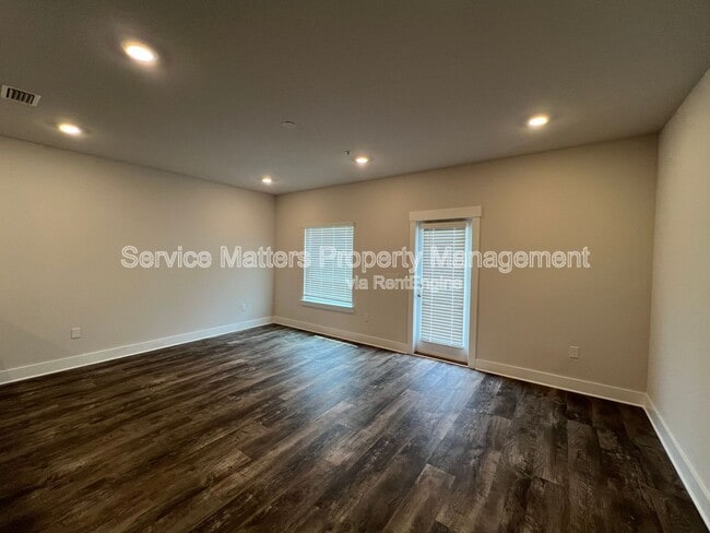 Photo - 1615 Iroquois Ct