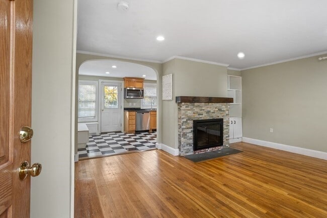 Photo - 140 Lowell St