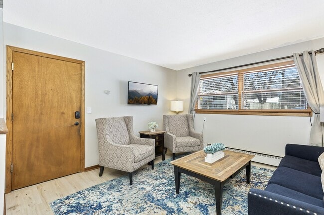 Photo - 157 Mississippi Pl Unit 2 (lower left)