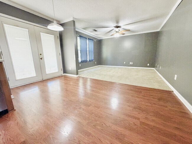 Photo - 132 Misty Glen Cir
