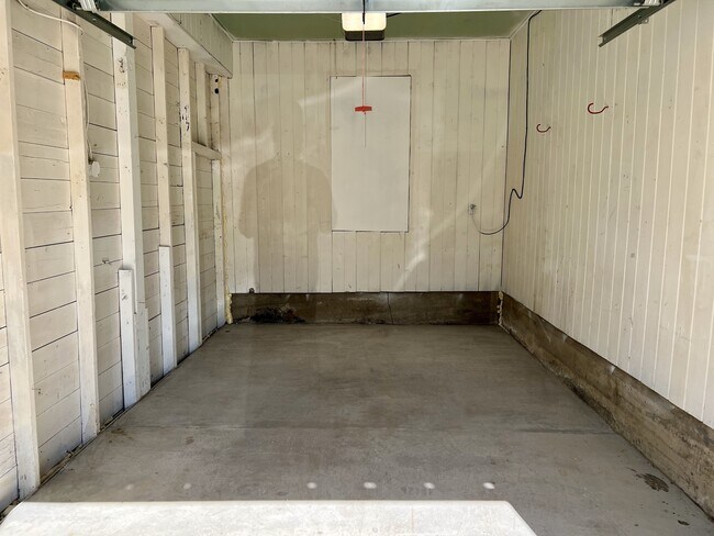 Photo - 3225 Knox St