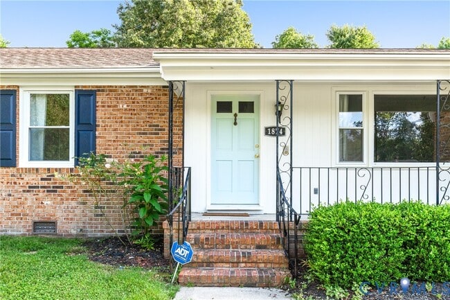Photo - 1874 Pender Ave