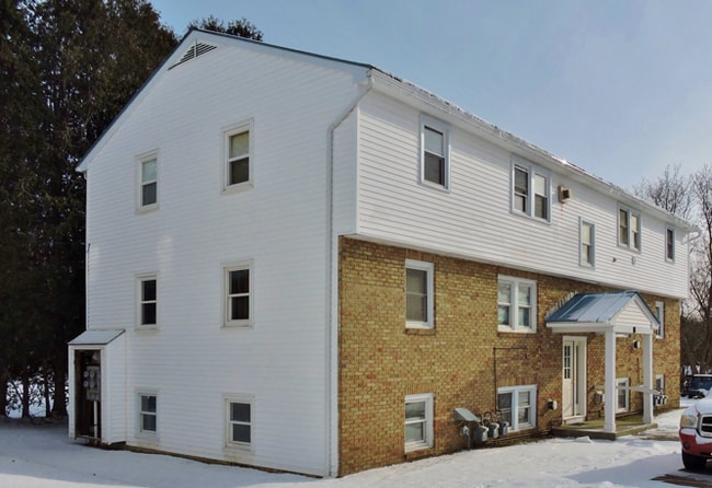 Exterior - Road View - 119 Main St Unit 4A