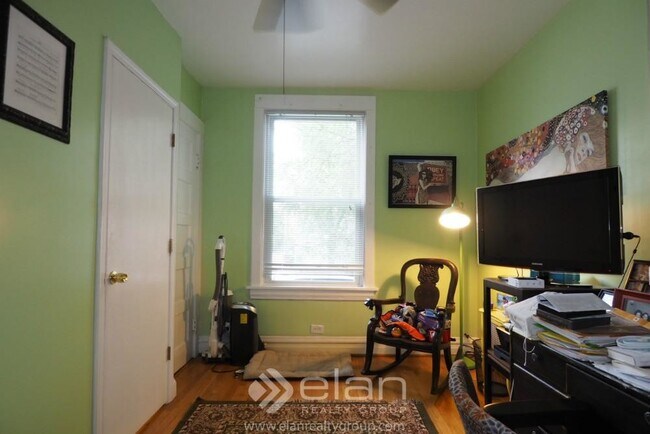 Photo - 3915 N Wolcott Ave Unit CH