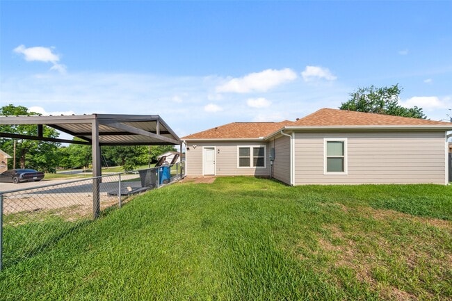 14103 Overstreet Dr