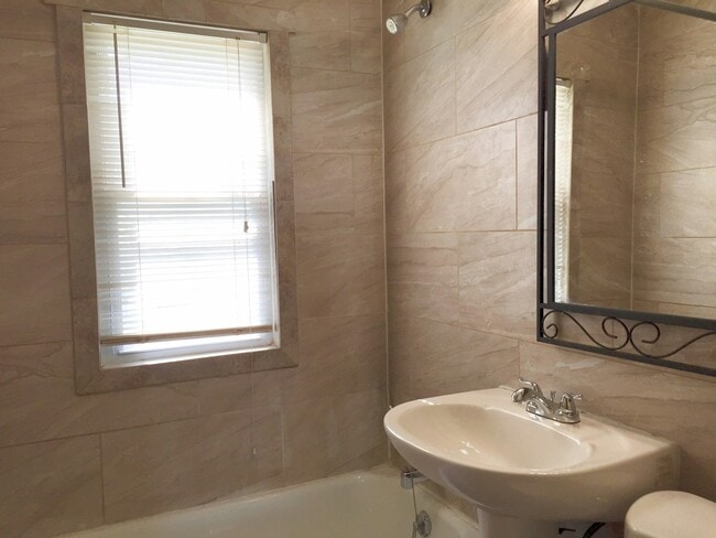 Building Photo - 4919 N 26th St Rental