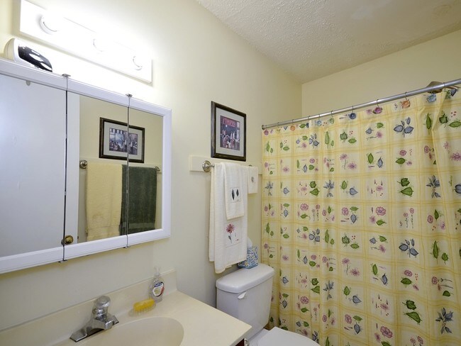 Photo - Fox Run Apartments