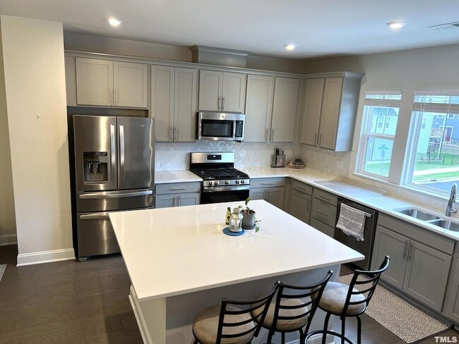 Photo - 822 Amley Pl