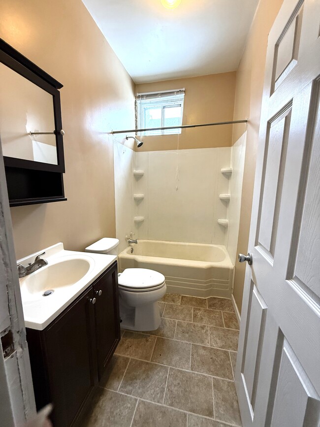 Photo - 424 W 17th St Unit 1