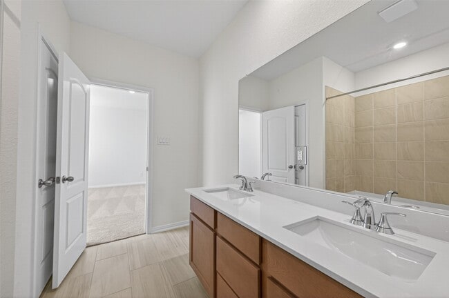 Photo - 8110 Shelter Bay Ln