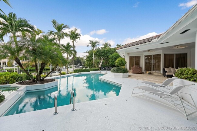 351 Eagle Dr