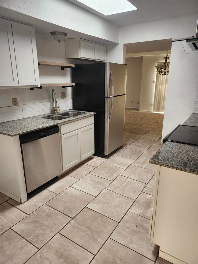 Photo - 8805 Yankee Dr NE