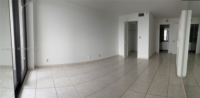 Photo - 2555 Collins Ave Unit 1910