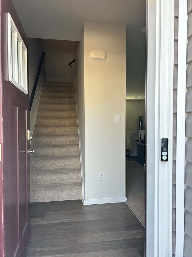 851 Derwent Ln