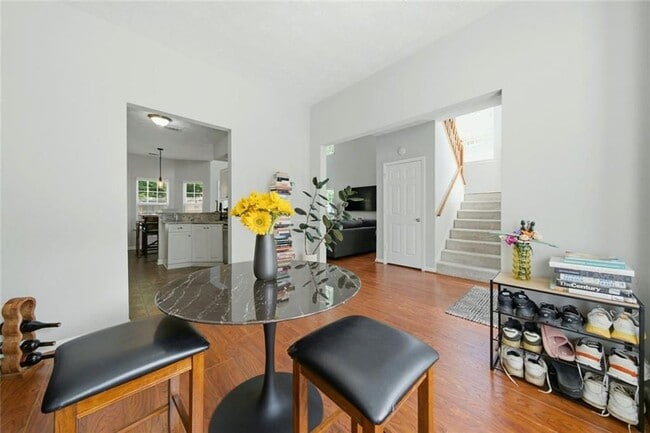 Photo - 983 Aspen Dr