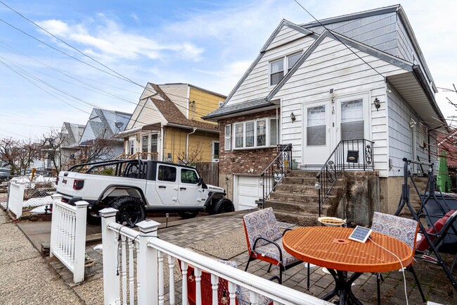 Building Photo - 16 Crossgate Rd Unit 2