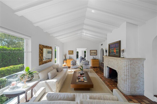 Photo - 1281 S Venetian Way