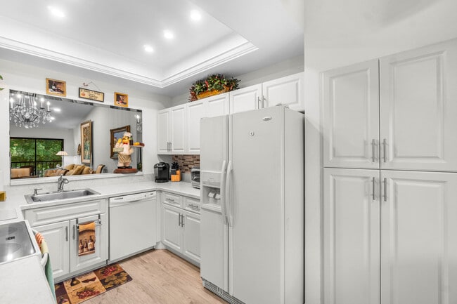 Photo - 5087 Oakhill Ln Unit 321