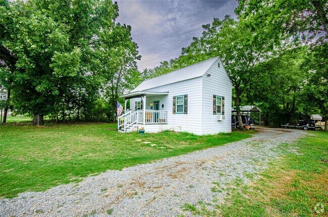 Building Photo - 208 N Main St Rental