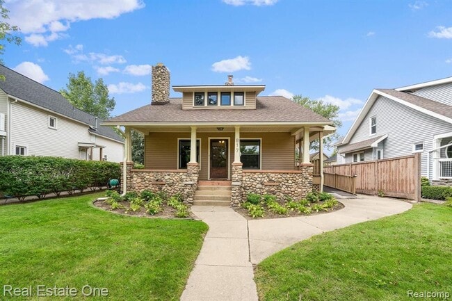 Photo - 817 N Main St