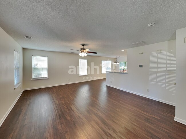 Photo - 183 Everett Park Dr