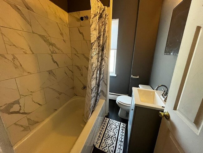 Building Photo - Eddy Stone Apartments Unit 101