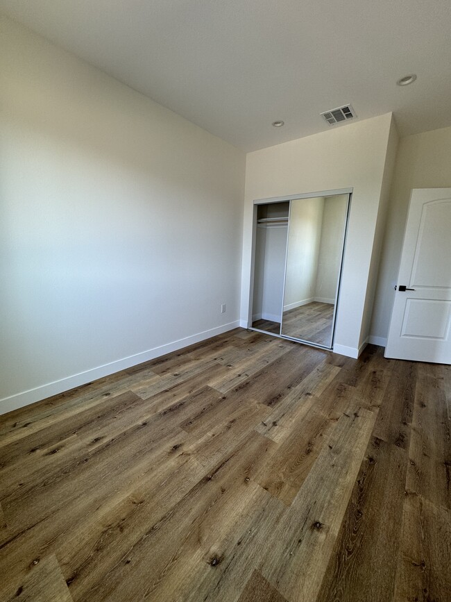 Photo - 5871 Towne Ave