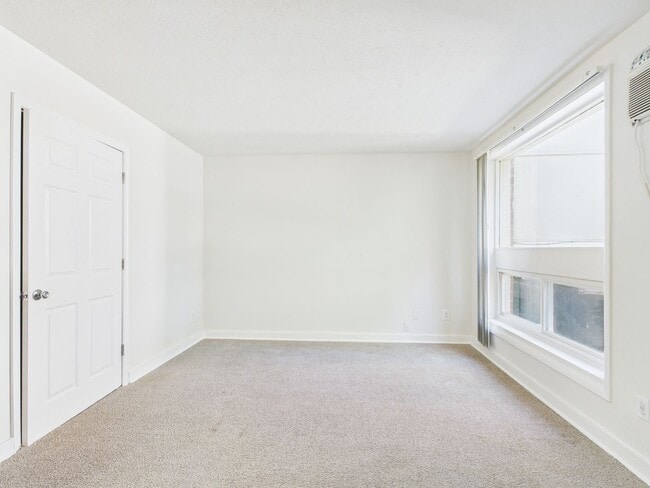 Photo - Forest Square Apartments