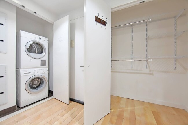 Photo - 560 Carroll St Unit 1B