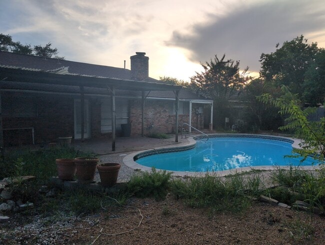 Photo - 723 Martin Ln