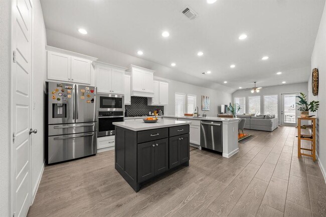 Photo - 204 Blf Crk Ln