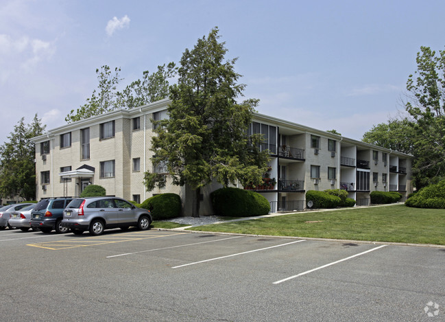 Baldwin Manor - Baldwin Manor Apartments