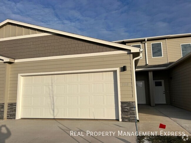 Building Photo - Brand New: 3 Bedroom 2.5 Bathroom Townhome