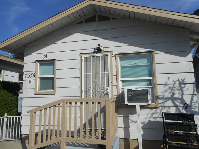 7336 Comstock Ave Unidad B