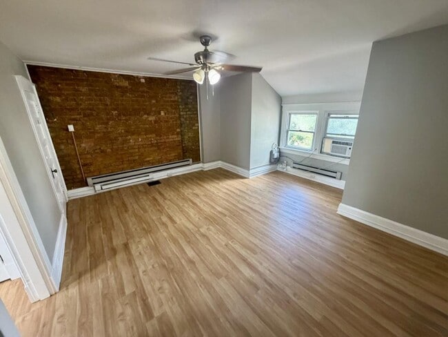 Photo - 231 W McMillan St