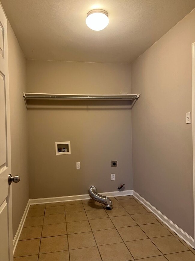 Photo - 319 Autumn Dr