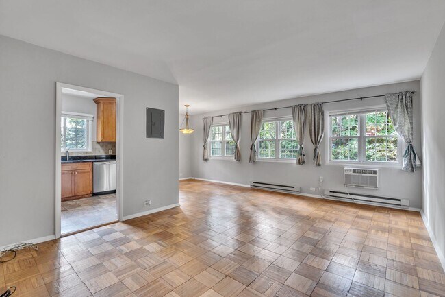 Photo - 1012 Valley Dr