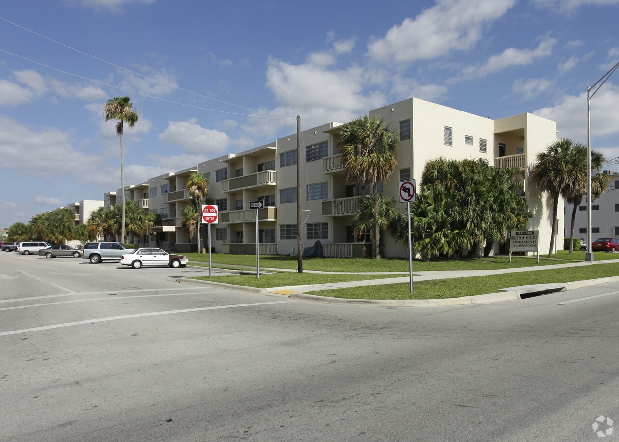 Bristol House Apartments - Bristol House Apartments