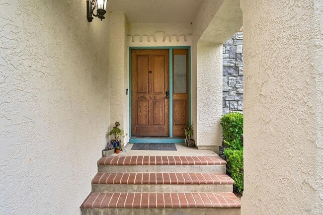 3500 Crownridge Dr