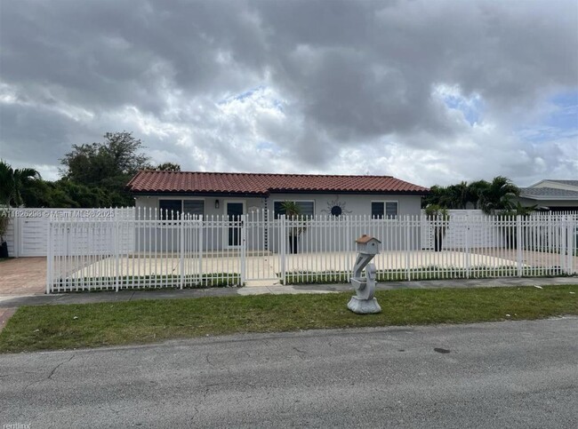 Photo - 11450 SW 196th St House