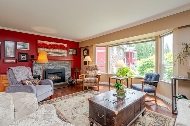 Photo - Charming, Updated Family Home in Peaceful ... Unit House