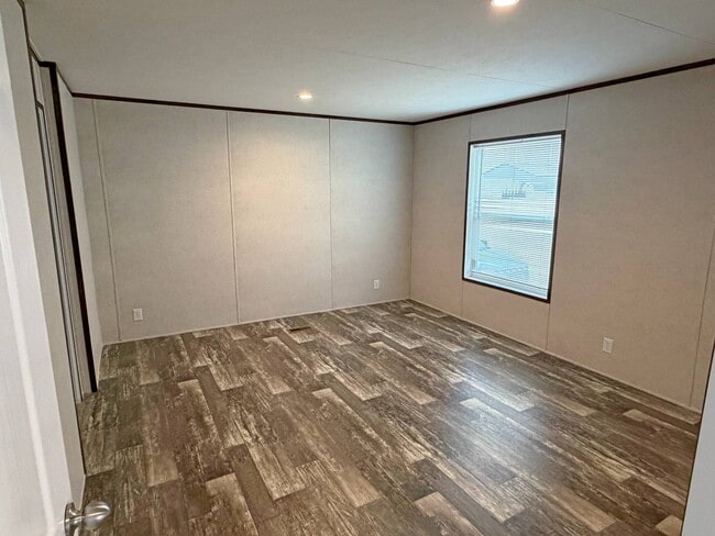 Photo - 781 W Walcott Rd