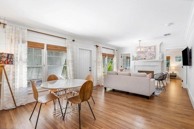 Photo - 918 NE 5th St