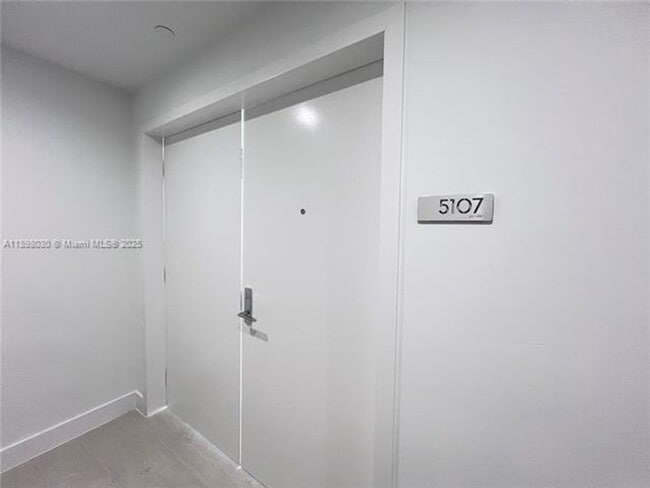 Photo - 700 NE 24th St Unit 700 NE 24th St  5107