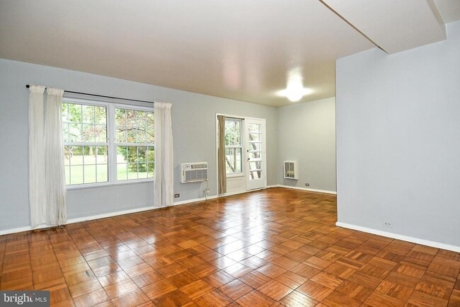 Photo - 3132 Martha Custis Dr