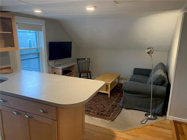 Photo - 107 Prospect Hill St Unidad 2