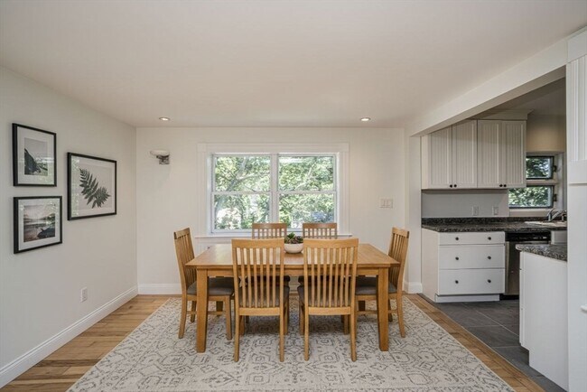 Photo - 7 Windsor Dr
