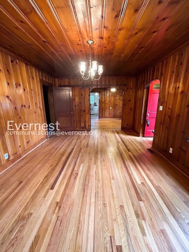 Photo - 433 Holt Ave